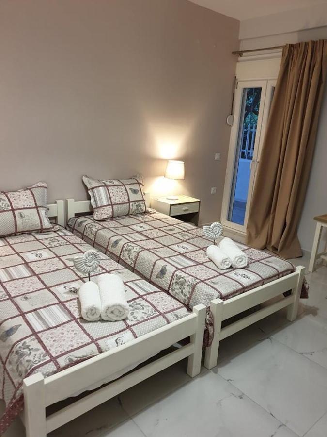 Eytyhias Yard Apartments In Poros Poros Town Exteriör bild